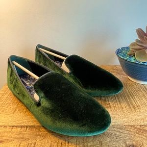 Birdies New in box Women’s size 8 Starling velvet green loafers.